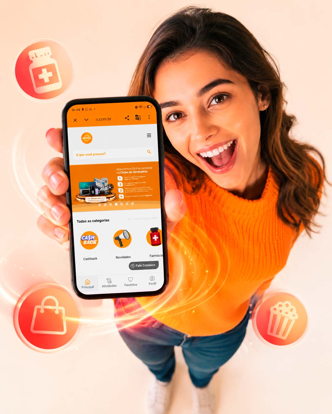 Cliente Novell usando o Clube de Benefícios no celular com ícones de farmácia, beleza e cinema